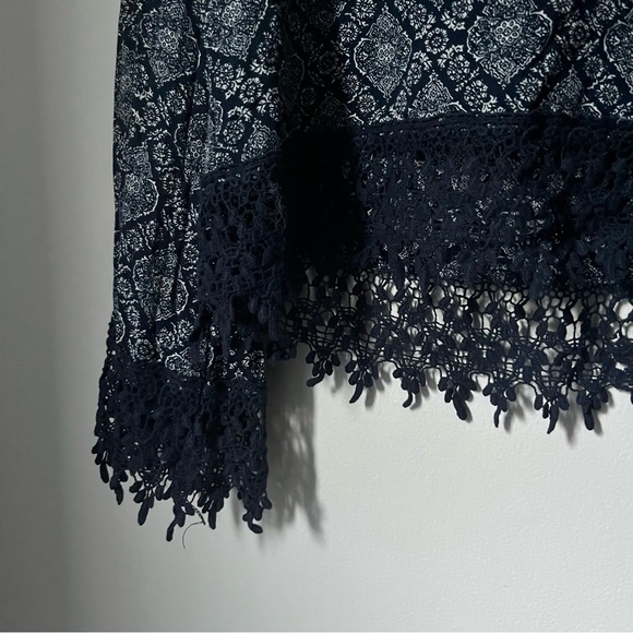 Cali Long-Sleeve Top w/ Textured Knit Hem - Picture 2 of 6